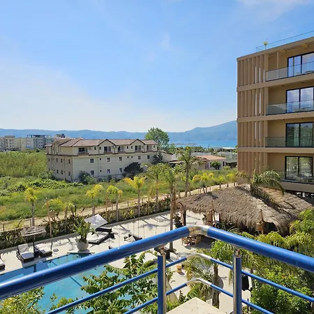Apartment With Pool View In Rradhime