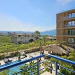 דירה With Pool View In Rradhime