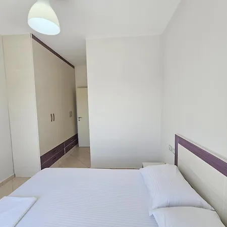 With Pool View In Rradhime * Vlorë