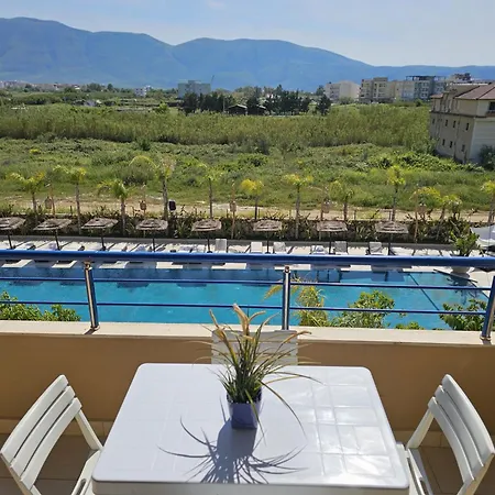 With Pool View In Rradhime Apartment *