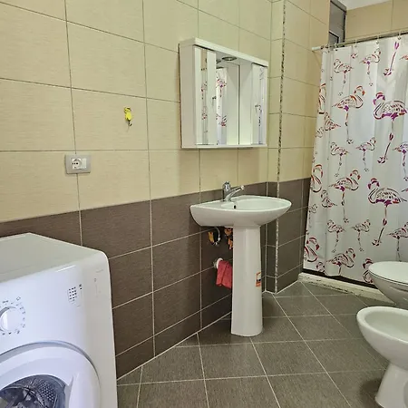 Apartment With Pool View In Rradhime